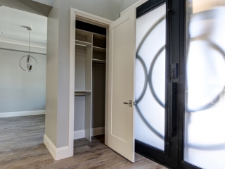 Denver Custom Closets Miters Touch